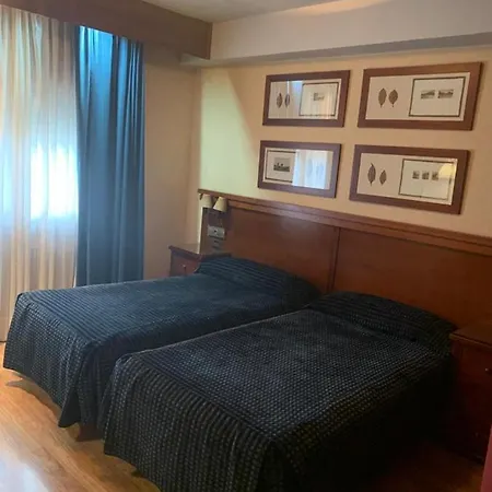 Hotel Infantes 2*
